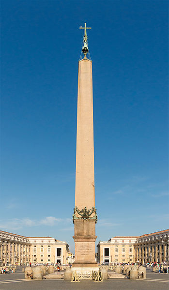 Obelisk Vatikan, awalnya diambil dari Mesir oleh Caligula