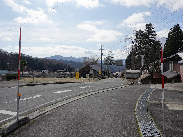 大山環状道路から御机集落の入り口