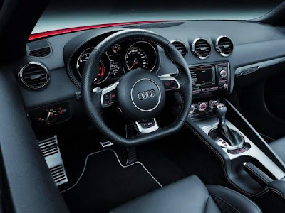 2013-Audi-TT-RS-Hot-Car-Interior