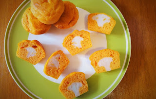 Foto Assaggio Ricetta muffin al pomodoro con cuore di cavolfiore per bambini