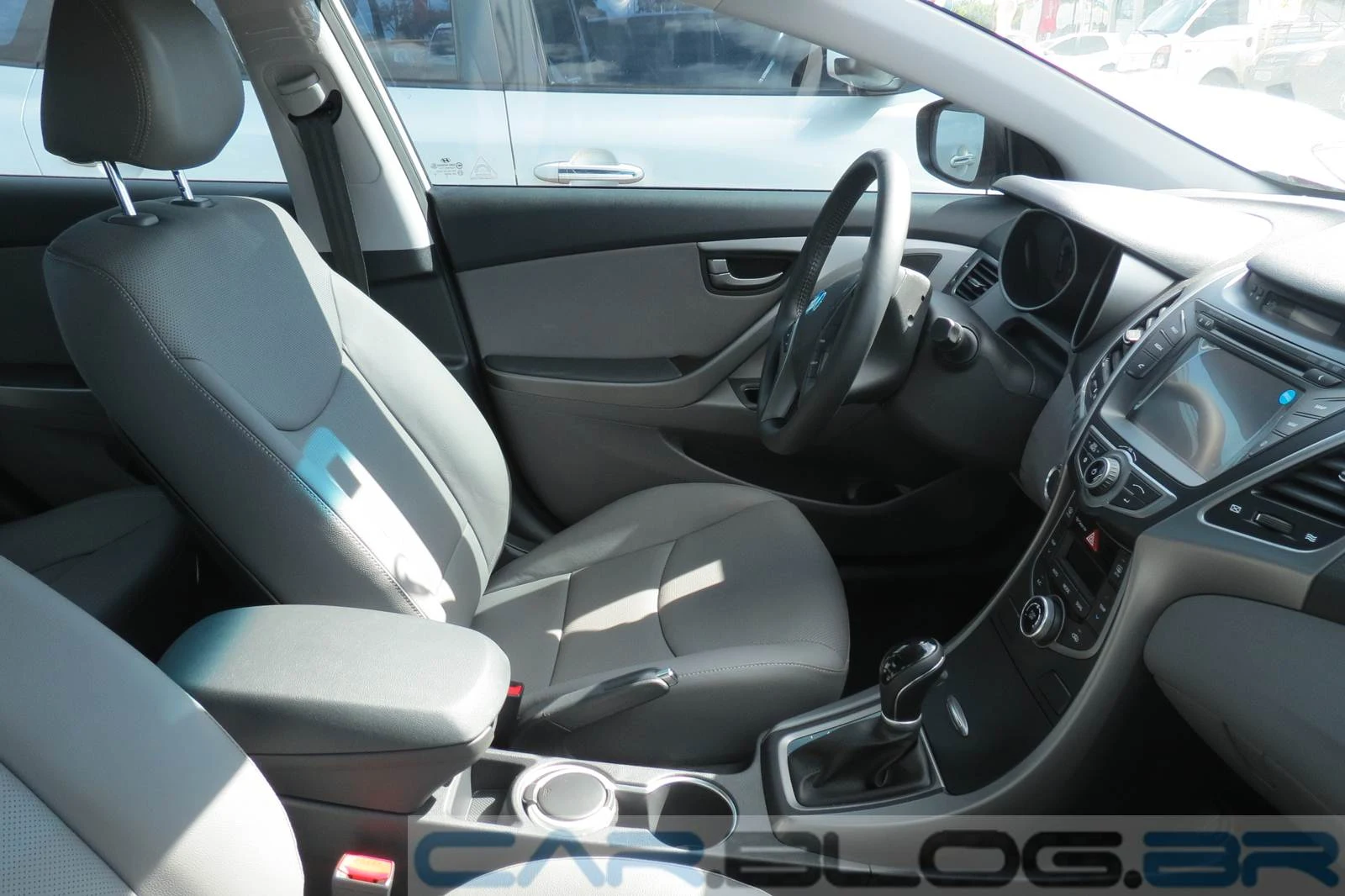 Hyundai Elantra 2.0 Flex 2014 - Preto