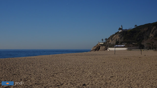 Calella, con el faro al fondo