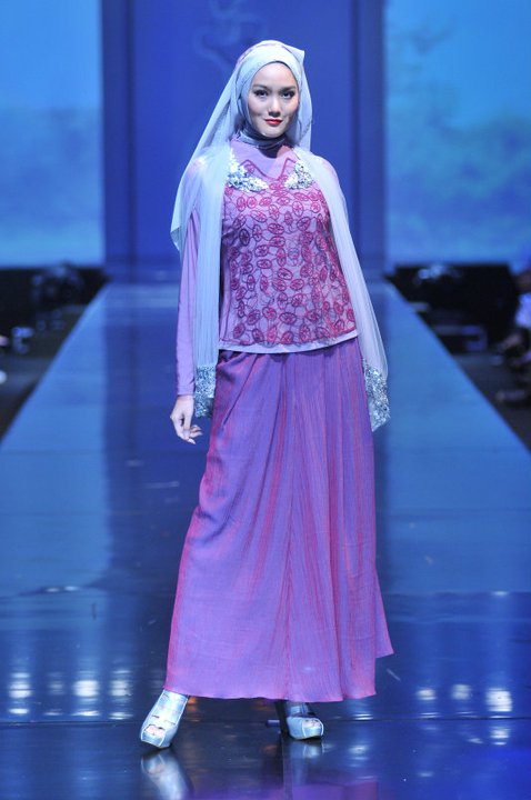 Trend fashion: jilbab pengantin dan gaun pengantin 