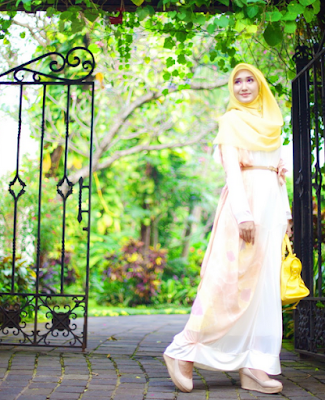 Contoh Model Baju Muslim Brokat Dian Pelangi Terbaru √45+ Model Baju Muslim Brokat Dian Pelangi Terbaru 2022