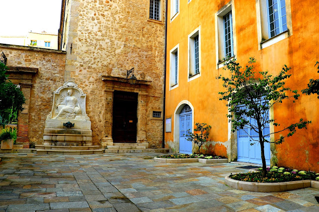 Hotel de Ville