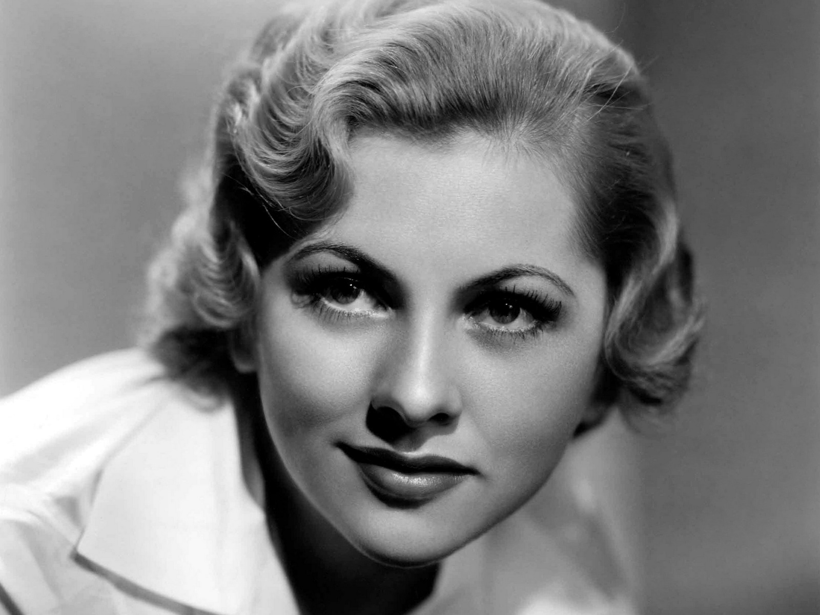 Joan Fontaine - Wallpapers