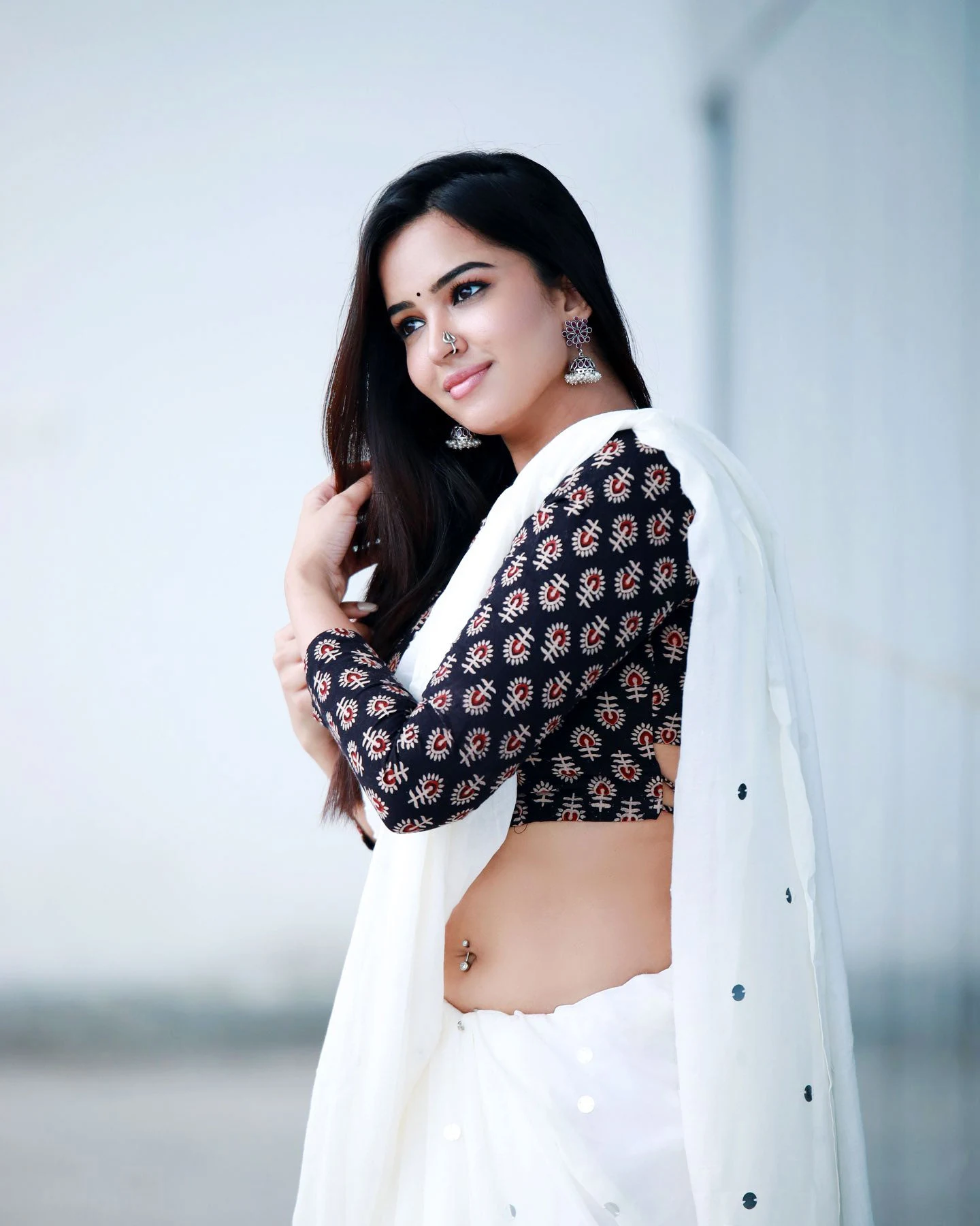 Pujita Ponnada Pics In White Saree Photos