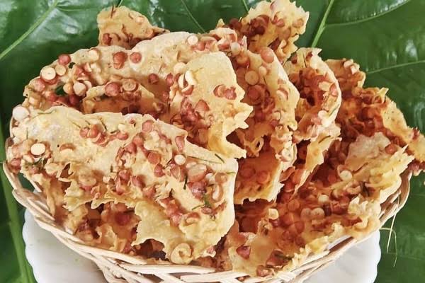 Rempeyek Kacang Makanan Khas Lombok