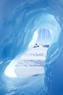Ice Caves – Creative Photography Wallpapers