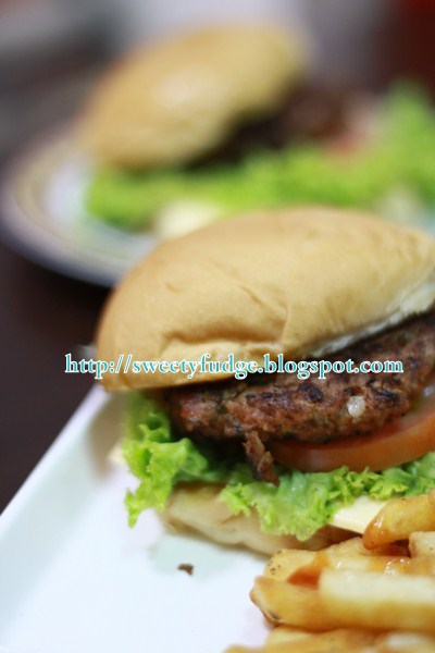 Sweetyfudge Bakery (001925672-X): Resepi: Homemade Burger