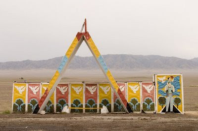 25 More Cool And Unusual Bus Stops (25) 24