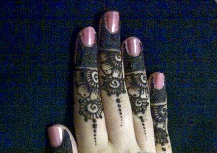 Latest Fancy Fingers Mehndi Design Wallpapers Free Download