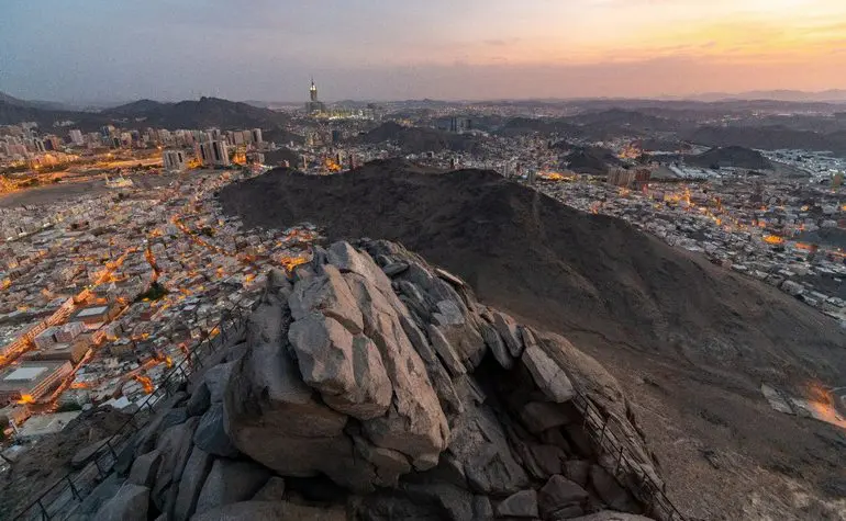 Gua Hira di puncak Jabal Nur