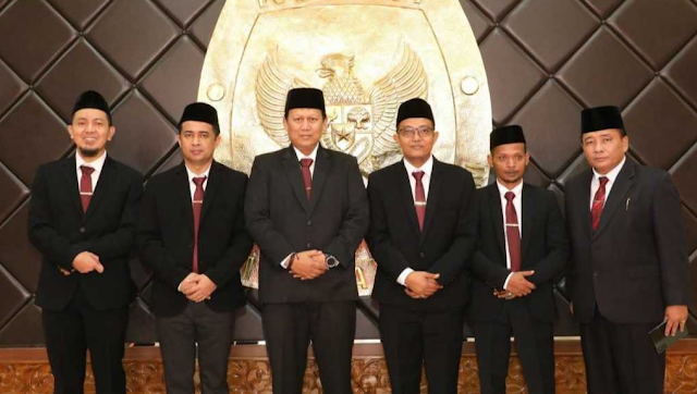 Pleno KPUD Provinsi Jambi Tetapkan Iron Sharoni Sebagai Ketua