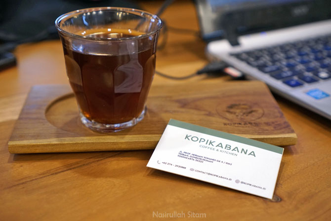 Biji Kenya metode V60 di Kopikabana