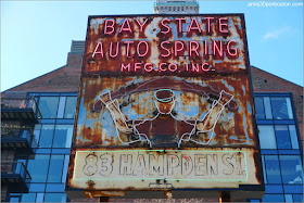 Rótulo de Neón del Bay State Auto Spring de Roxbury