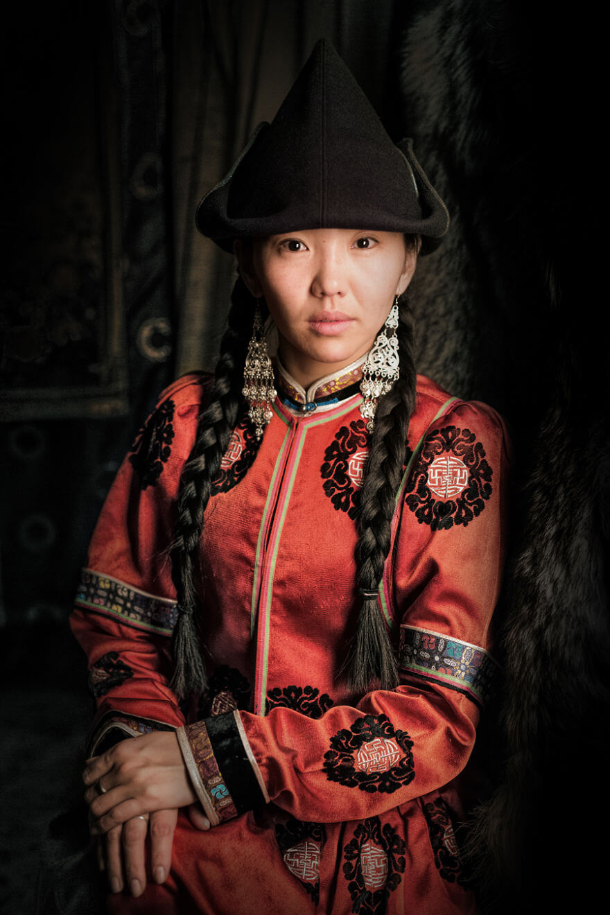 He Traveled 25000 Km In Siberia To Capture The Beauty Of Its Indigenous People With His Camera. The Pictures Are Breathtaking! - Shenehen Buryat Girl