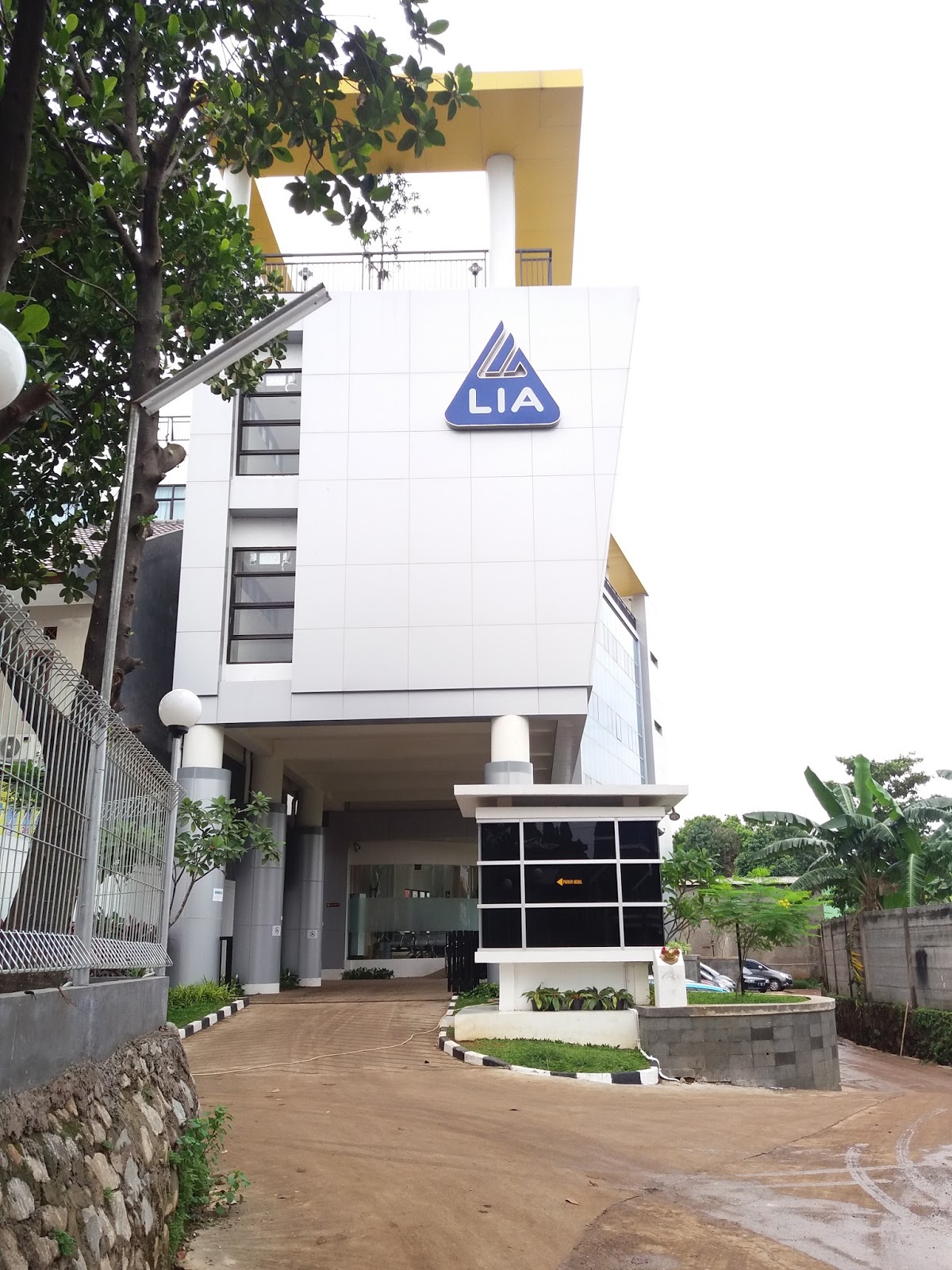 Gedung Les LIA Cibubur