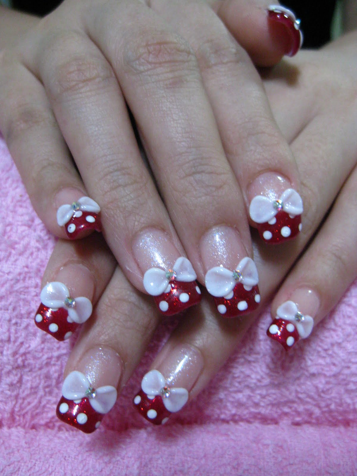 Nail Haven ♥: Gelish Minnie Mouse!