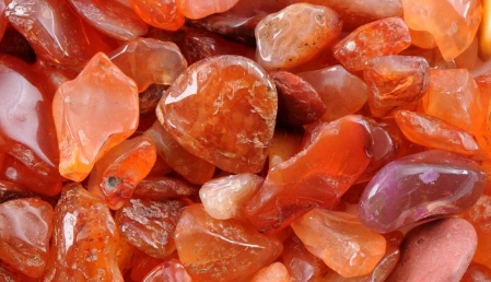 Carnelian: Kristal Kekuatan dan Gairah