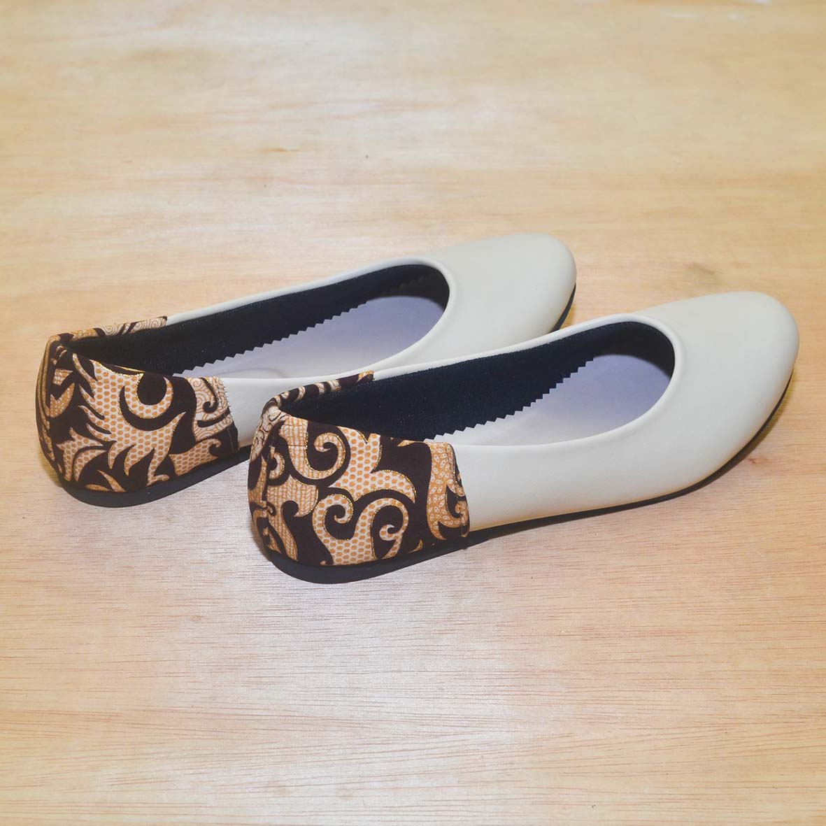 Batik Cream Mocha Shoes The Warna Indonesia