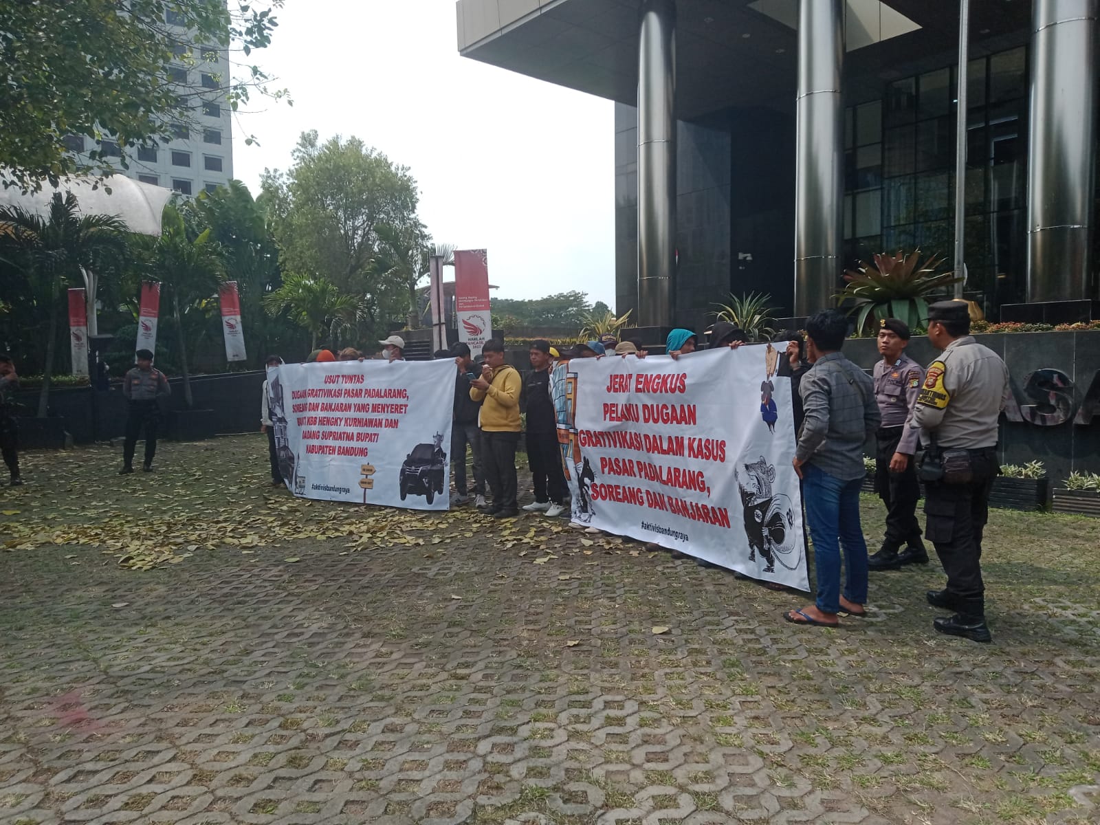 Aktivis Bandung Raya Tuntut KPK Usut Gratifikasi