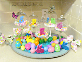 spring decor in the kitchen, Annie Sloan Chalk paint, duck egg blue, coco, Easter eggs, mini cupcake stands, jelly beans, butterflies