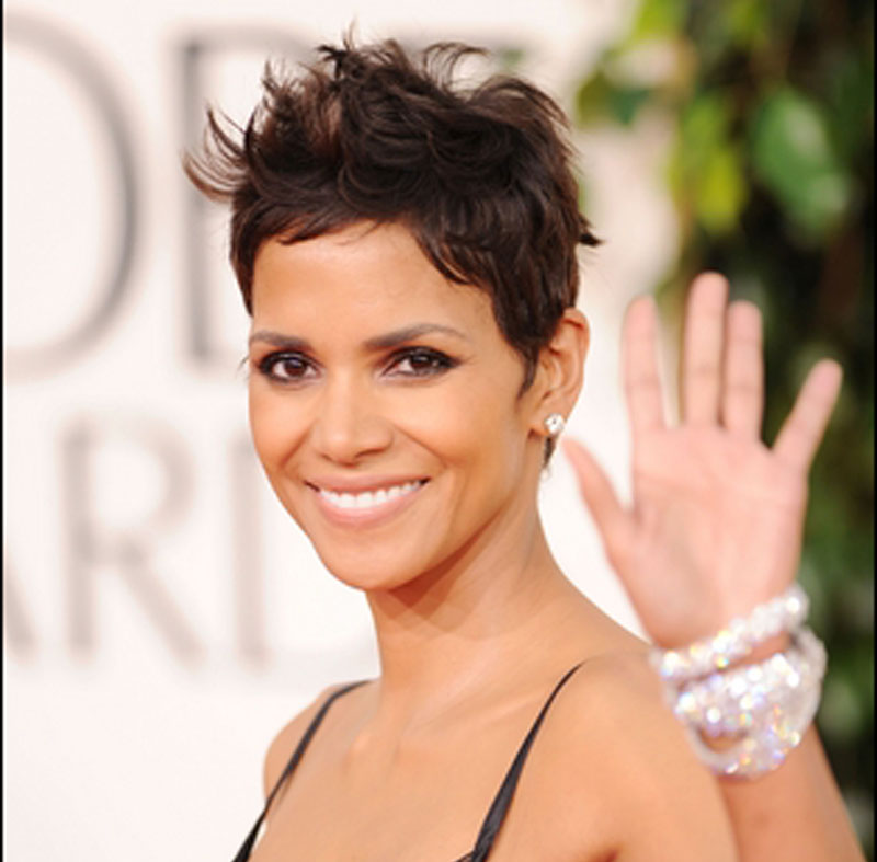 halle berry golden globe dress. Halle Berry is gorgeous as