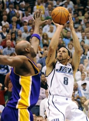 [2009+Playoffs+Game+3+Lakers+Jazz+-+Deron+Williams+-+Game+Winning+Shot.jpg]