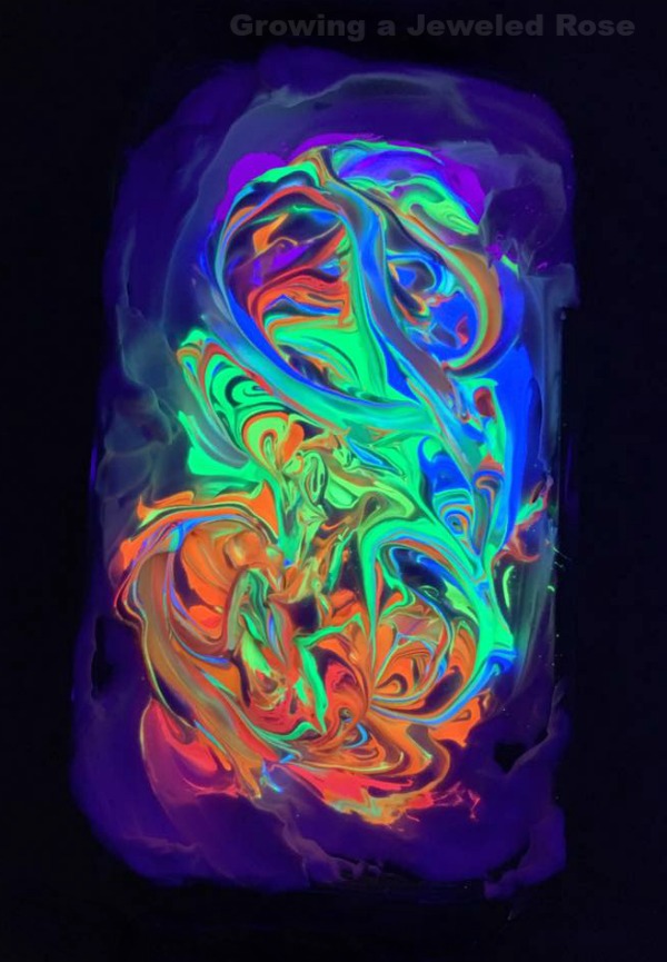 GLOW-IN-THE-DARK EGG DYING- what? My kids are going to flip! #eastereggdyeideas #eastercrafts #eggdecoratingideascreative #glowinthedarkeastereggs #glowingeggs #glowingeaster #easteractivitieskids #neoneastereggs #shavingcreameastereggcoloring