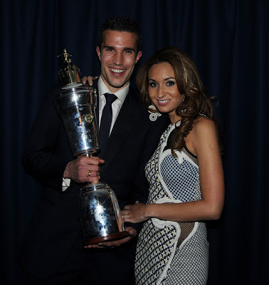 Robin Van Persi Footballer With Wife Wallpapers Images Pictures Latest 2013 Photos,3D,Fb Profile,Covers Funny Download Free HD Photos,Images,Pictures,wallpapers,2013 Latest Gallery,Desktop,Pc,Mobile,Android,High Destination,Facebook,Twitter.Website,Covers,Qll World Amazing
