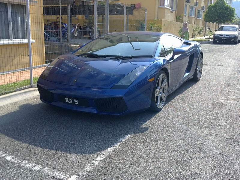 Gambar Kereta Yusry KRU - Lamborghini - HOTLIPS CORNER