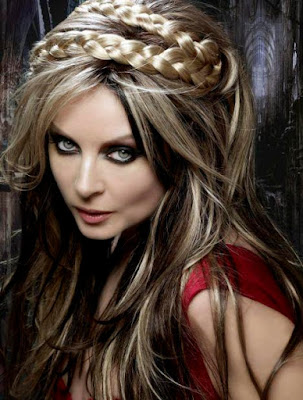 Foto de Sarah Brightman con trenza