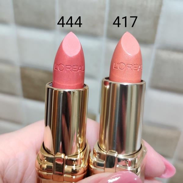 Peach Fuzz color of the year 2024 lipstick beauty