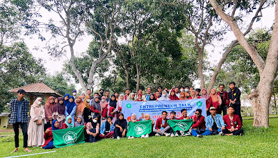 HMPS-SI STMIK Syaikh Zainuddin NW Anjani sukses gelar Entrepreneur Talk di Kebun Raya Lemor