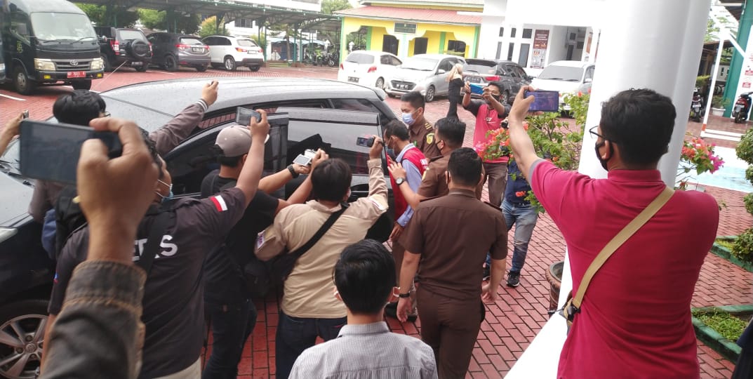 Dua Tersangka Kasus PDAM Tirta Karimun Telah Dilimpahkan ke Pengadilan Tipikor Tanjungpinang.