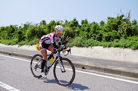 宮古島、和田さんのバイクパート。笑顔だがこのあとまさかの事態に...　