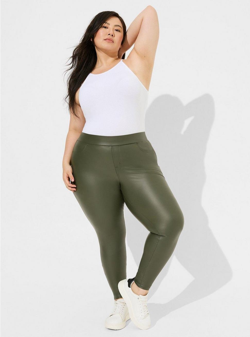 Plus Size - Crop Signature Waist Keyhole Pocket Legging - Torrid