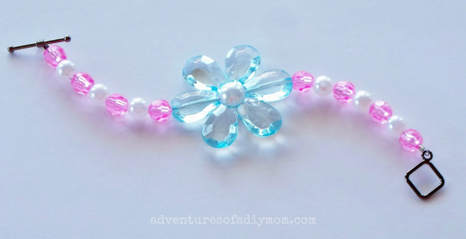 How to Make a Flower Beaded Bracelet