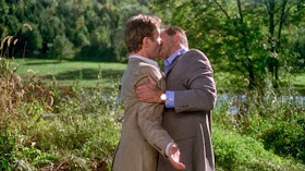 Beso gay entre Kevin Kline y Tom Selleck