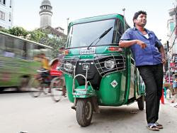 অটোরিকশা বরাদ্দ নিয়ে অবৈধ বাণিজ্য: দাম ৪ লাখ, নিবন্ধন খরচ ১০ লাখ টাকা by আনোয়ার হোসেন