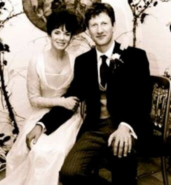 Victoria and Mark Bazeley wedding day photo