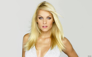 Mirjam Weichselbraun Wallpaper Gallery