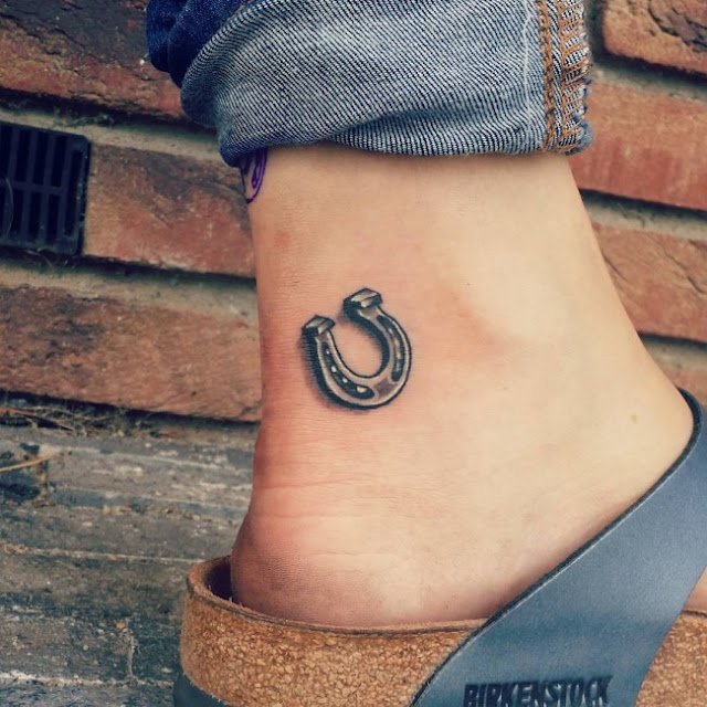 Mini tatuagens femininas 