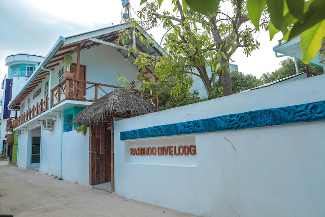 Foto van de Rasdhoo Dive Lodge op de Malediven