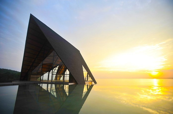 LAUT BIRU RESORT HOTEL (Pangandaran, Indonesia)