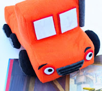 http://translate.googleusercontent.com/translate_c?depth=1&hl=es&rurl=translate.google.es&sl=en&tl=es&u=http://www.makeit-loveit.com/2010/12/felt-toy-truck-little-boy-gift-idea.html&usg=ALkJrhjzHNCo58hyBnRqKsC3Urc3nOwvbg