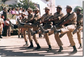 arriba Instruccion abajo desfile patrio