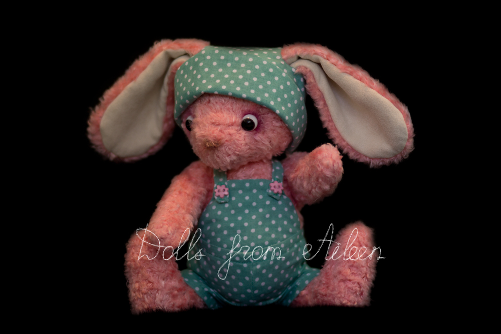 ooak artist teddy bunny rabbit sitting