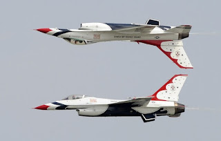 US Air Force Thunderbirds F-16 Falcon